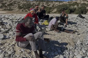Greece detains 1,200 migrants
