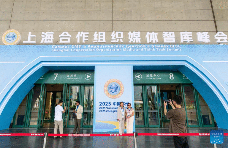(Participants of the Shanghai Cooperation Organization (SCO) Media and Think Tank Summit pose for photos outside the venue in Zhengzhou, central China's Henan Province, July 24, 2025.  Xinhua: Wu Jingdan)