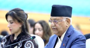प्रधानमन्त्री केपी शर्मा ओली ‘भूपरिवेष्टित मुलुकको दिगो पूर्वाधार, सम्पर्क सञ्जालको सबलीकरण र अवरोधरहित पारवहन प्रणाली’ विषयक उच्चस्तरीय विषयगत राउण्ड टेबललाई सम्बोधन गर्नुहुँदै । भूपरिवेष्टित विकासशील राष्ट्रहरूको तेस्रो संयुक्त राष्ट्रसङ्घीय सम्मेलनको अन्तिम दिन आज प्रधानमन्त्रीले उक्त सत्रलाई सम्बोधन गर्नुभएको हो । तस्बिर सौजन्यः प्रधानमन्त्रीको सचिवालय/रासस
