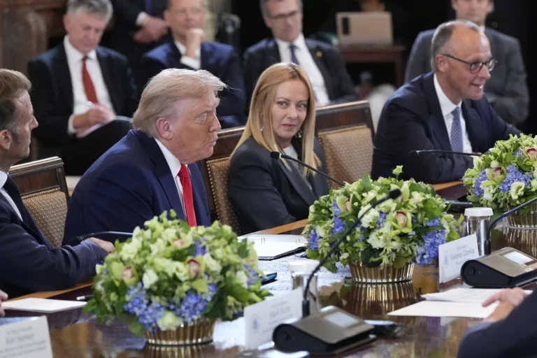 (France’s President Emmanuel Macron, from left, President Donald Trump, Italy’s Prime Minister Giorgia Meloni and Germany’s Chancellor Friedrich Merz participate in a meeting with Ukrainian President Volodymyr Zelenskyy and European leaders in the East Room of the White House, Monday, Aug. 18, 2025, in Washington. Photo: AP Photo: Alex Brandon)