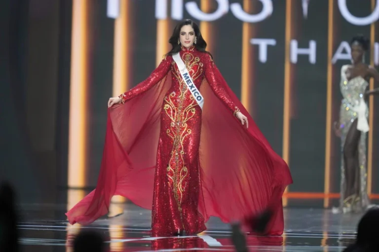 (Mexico Fatima Bosch competes during the final round of the 74th Miss Universe Beauty Pageant in Nonthaburi province, Thailand, Friday, Nov. 21, 2025. (AP Photo: Sakchai Lalit)