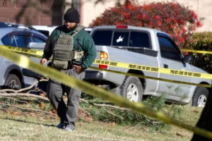 (Law enforcement respond to a shooting, Wednesday, Dec. 24, 2025, in Glen Burnie, Md.  Photo: Kaitlin Newman, The Baltimore Banner via AP)