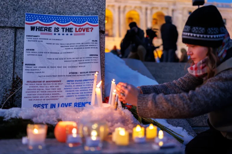 (Candles burn around a poem written by Renee Good during a vigil honoring her on Friday, Jan. 9, 2026, in St. Paul, Minn., outside the Minnesota State Capitol. Photo: Kerem Yücel-Minnesota Public Radio via AP)