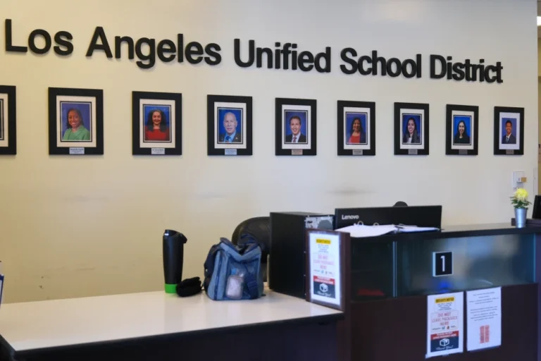 LA USD