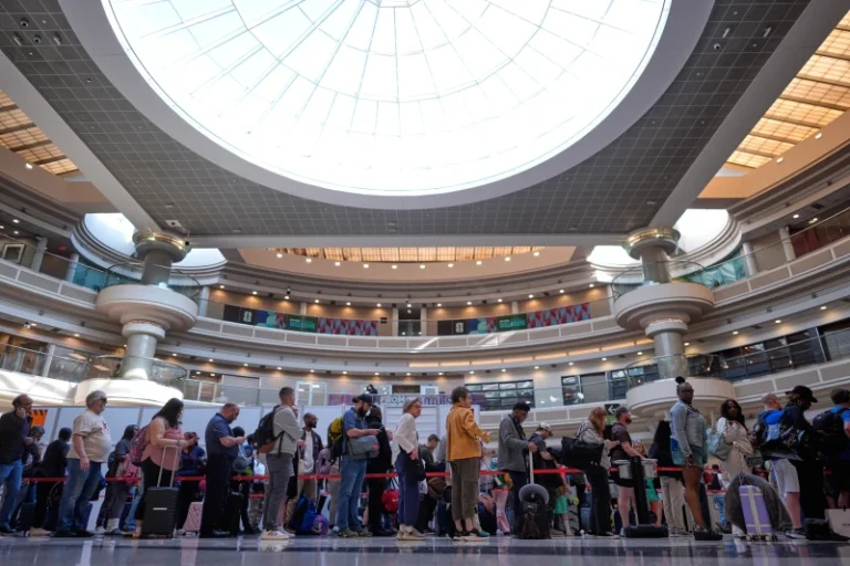 (People wait in a TSA line at the Hartsfield-Jackson Atlanta International Airport, Monday, March 23, 2026, in Atlanta. AP Photo: Mike Stewart)