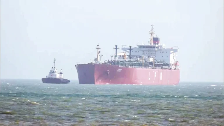 Vadinar port