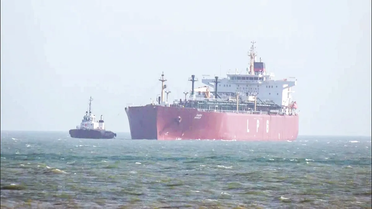 Vadinar port