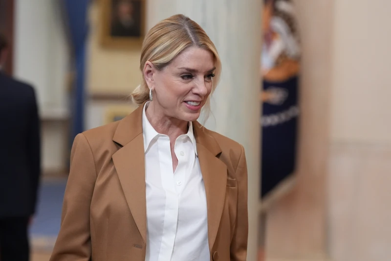 (Attorney General Pam Bondi arrives before President Donald Trump speaks about the Iran war from the Cross Hall of the White House on Wednesday, April 1, 2026, in Washington. (AP Photo: lex Brandon, Pool)