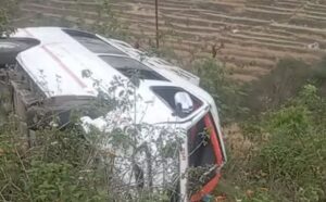 Doti road mishap