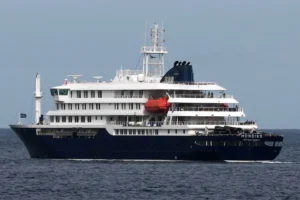 Cruise ship heads for the Canary Islands