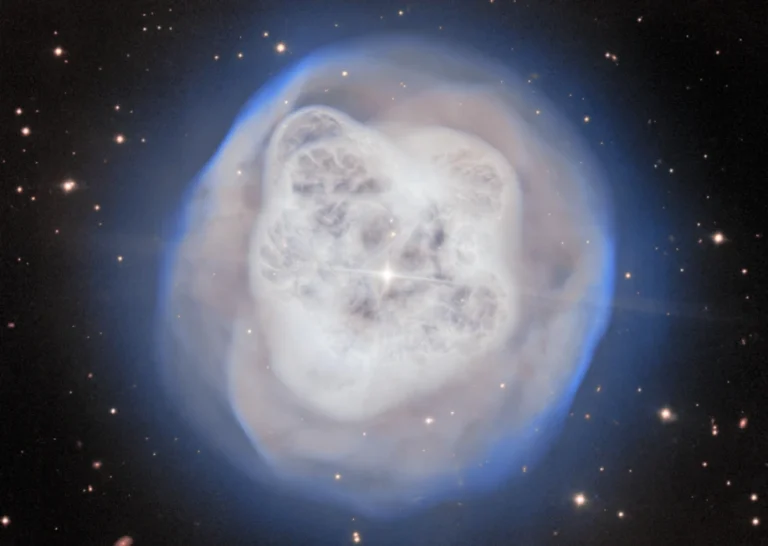 (This image provided by the U.S. National Science Foundation’s NOIRLab on Thursday, May 21, 2026, shows the Crystal Ball Nebula. Photo: NSF NOIRLab via AP)