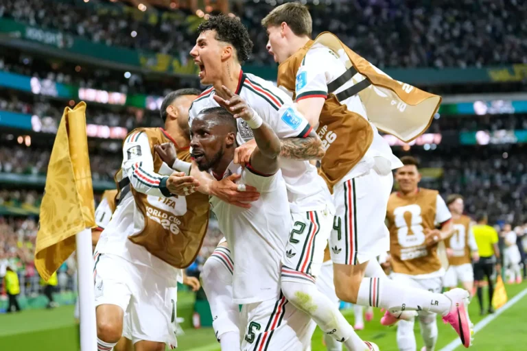 (Mexico’s Julian Quinones celebrates scoring his side’s second goal against Czechia during a World Cup Group A soccer match in Mexico City, Wednesday, June 24, 2026. AP Photo: Silvia Izquierdo)