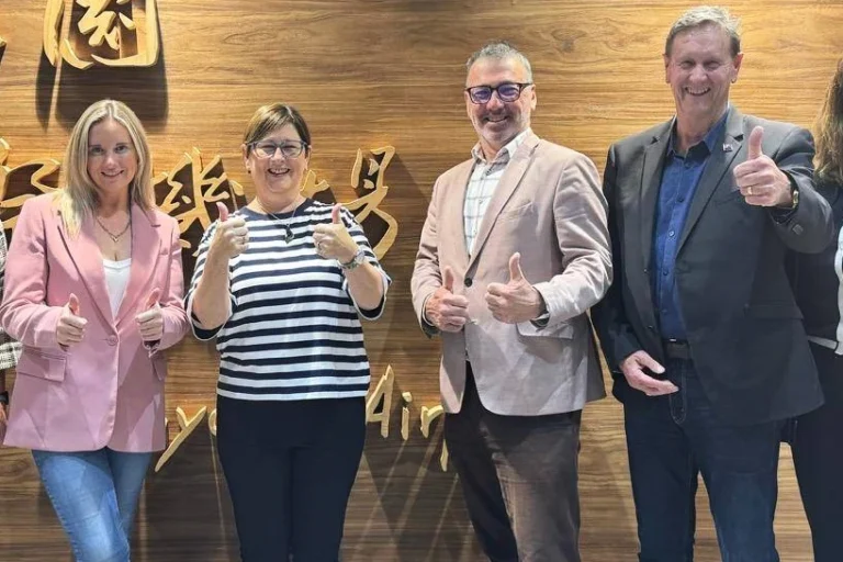 (In this image supplied by the Taiwan Ministry of Foreign Affairs (MOFA), New Zealand lawmakers from left, Laura McClure, Maureen Pugh, Duncan Webb and David Wilson gesture as they pose for a photo at Taiwan Taoyuan International Airport, on May 4, 2026. (Taiwan MOFA via AP)