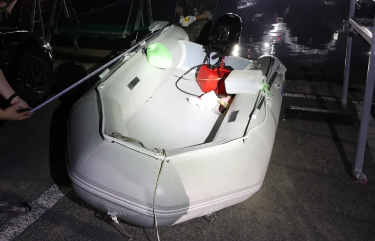 (This photo provided by The Taean Maritime Police, shows the rubber boat that a Chinese national had boarded when he was detained in the waters off South Korea’s west coast, at a port in Taean, South Korea, Tuesday, May 26, 2026.  File Photo: The Taean Maritime Police )