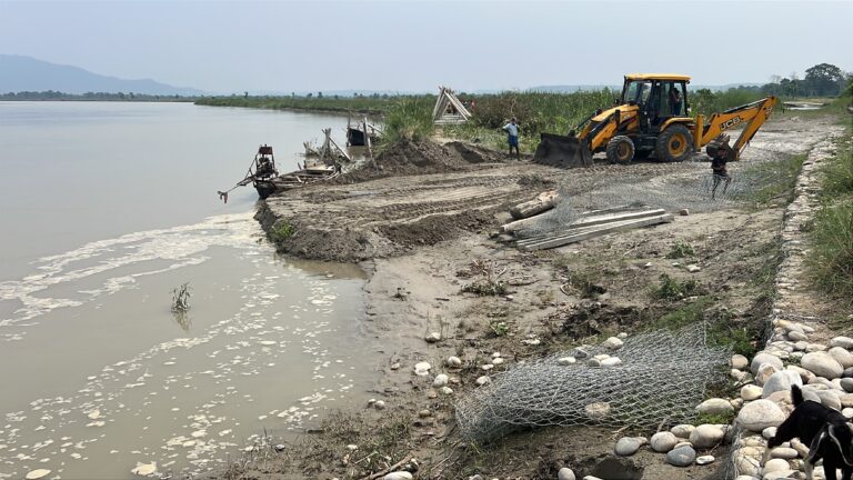 (An embankment under construction in Susta Rural Municipality-5, Nawalparasi.)