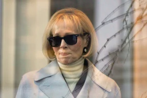 (E. Jean Carroll arrives at Manhattan federal court, Jan. 17, 2024, in New York.  AP Photo: Eduardo Munoz Alvarez)