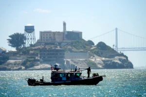 Rescuers boat sank in San Francisco