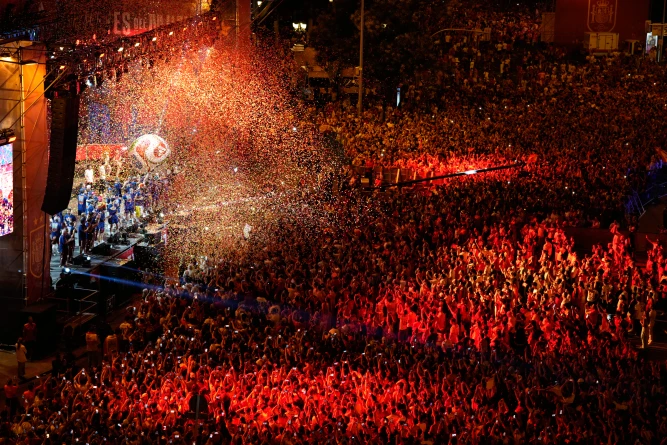 Spain’s World Cup champions return home