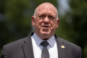 (Border czar Tom Homan says an ICE agent who shot and killed an immigrant in Maine should not have gotten through the agency’s vetting if his past history was known. AP Photo: Mark Schiefelbein)