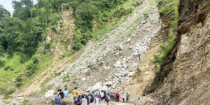 (The Gaganekhola section of the Karnali Highway blocked by a landslide. Photo: Netra Shahi)