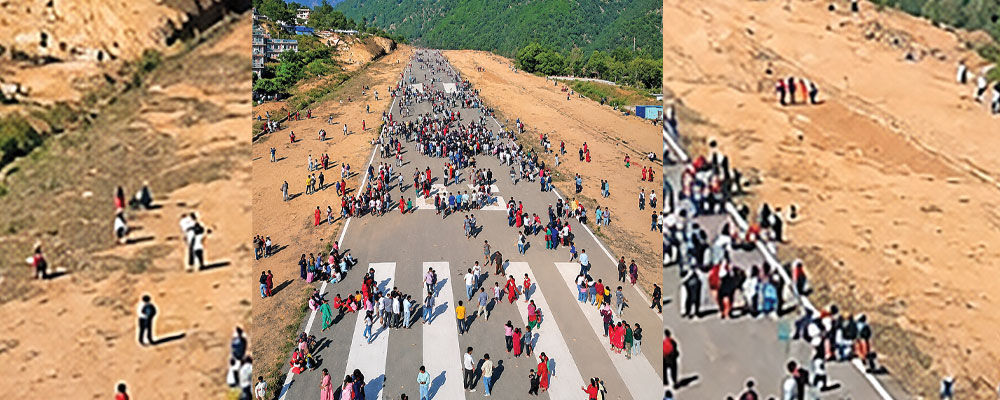 (Locals taking videos and photos at Patan Airport in Baitadi. Photo: Keshavraj Bhatta)