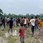 (Dispute between Indian security forces and the residents of Susta regarding a temporary embankment. Photo: Bikash Adhikari)