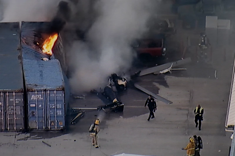 (In this still image provided by KABC-TV shows first responders work the scene after a helicopter crashed near a bus crash in Chatsworth, a neighborhood in Los Angeles, Tuesday, Sept. 15, 2026. Photo: KABC-TV via AP)