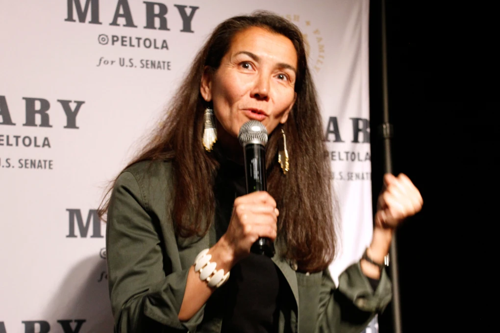 (Democratic Senate candidate Mary Peltola urged Alaskans to vote early, protect Social Security and address rising living costs during remarks at an Alaska Federation of Natives event in Anchorage on Wednesday, less than two weeks before Election Day. Photo: AP)